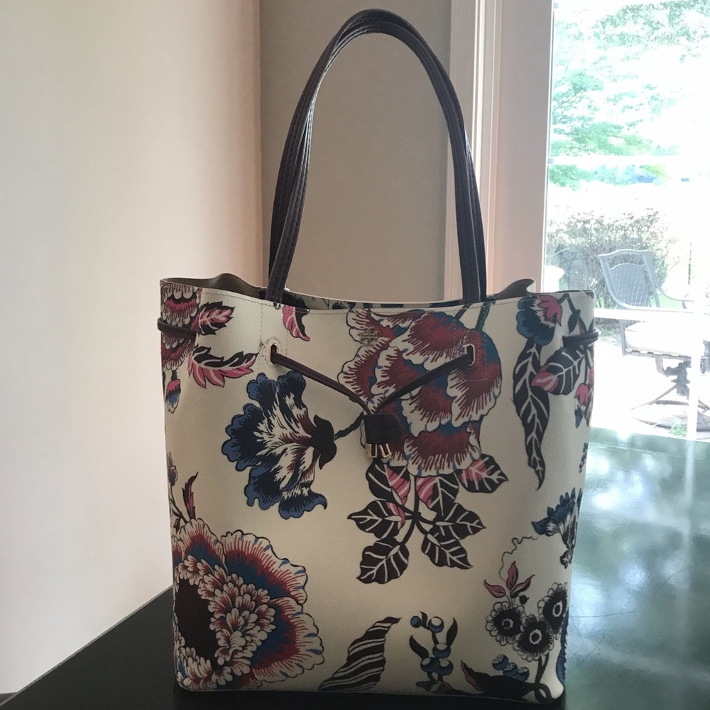 Tory Burch Kerrington Drawstring tote